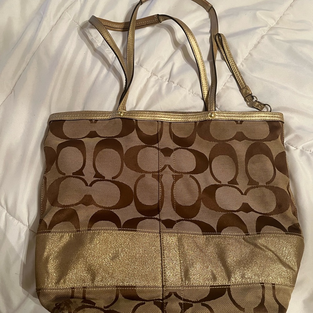 ✨Coach tote gold and brown shoulder bag/tote!✨